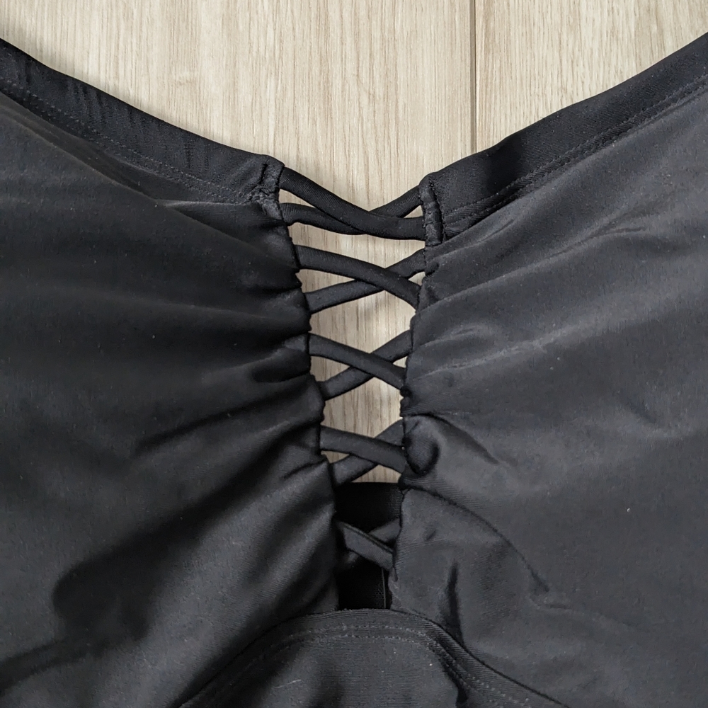 Torrid Size 4 Black Ruched One Piece Swimsuit - Picture 3 of 3